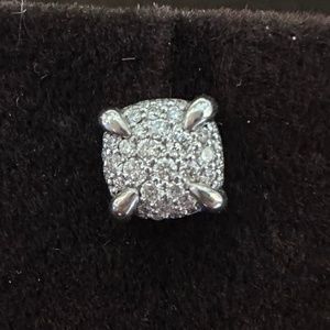 Chatelaine® Stud Earrings in 18K white Gold with Pavé Diamonds